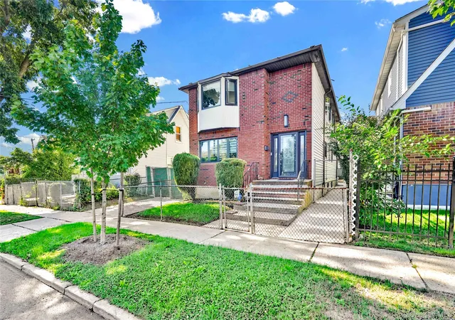 Photo 3 of Single family home for sale at 222 06 133 Avenue, New York, NY 11413 | MLS# 1049701 | Listing updated on 2026-10-08