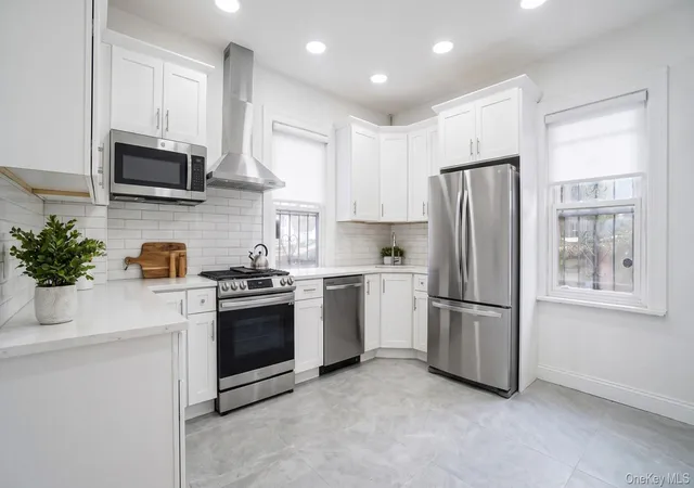 Photo 3 of Single family home for sale at 6 Johnson St, Mount Vernon, NY 10550 | MLS# 1049715 | Listing updated on 2026-10-08