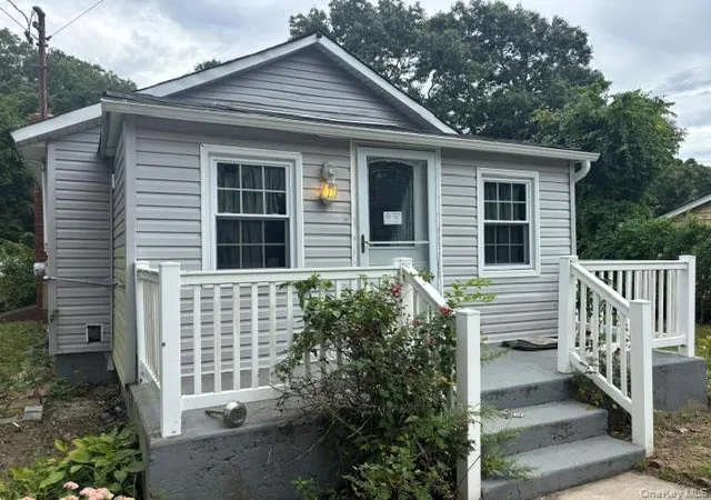 Photo 1 of Single family home for sale at 253 Railroad Ave, Brookhaven, NY 11934 | MLS# 1049727 | Listing updated on 2026-09-12