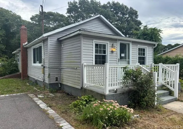 Photo 2 of Single family home for sale at 253 Railroad Ave, Brookhaven, NY 11934 | MLS# 1049727 | Listing updated on 2026-09-12