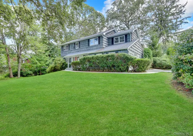 Photo 1 of Single family home for sale at 15 Tobi Ln, Brookhaven, NY 11733 | MLS# 1049744 | Listing updated on 2026-10-01