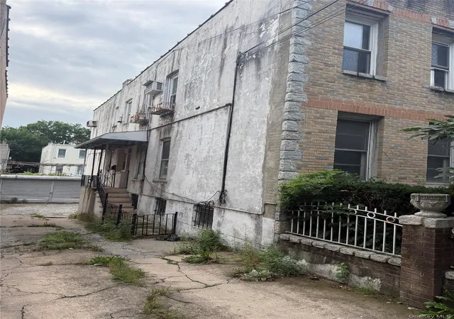 Photo 3 of Multi family home for sale at 23 33 24th Street, New York, NY 11105 | MLS# 1049746 | Listing updated on 2026-09-12