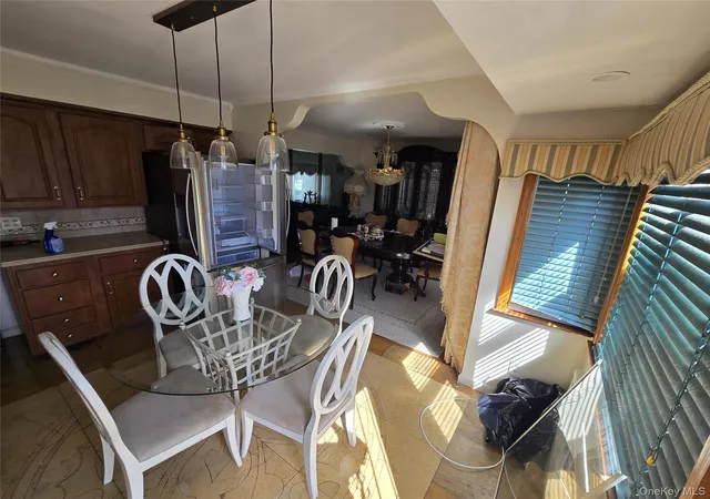 Photo 3 of Single family home for sale at 950 Linkwood Dr, Hempstead, NY 11510 | MLS# 1049771 | Listing updated on 2026-09-18