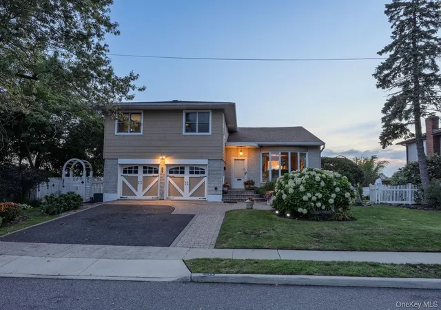 Photo 2 of Single family home for sale at 3224 Ann St, Hempstead, NY 11510 | MLS# 1049779 | Listing updated on 2026-10-25