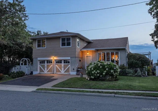 Photo 3 of Single family home for sale at 3224 Ann St, Hempstead, NY 11510 | MLS# 1049779 | Listing updated on 2026-10-25