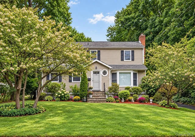Photo 1 of Single family home for sale at 9 Verne Pl, Greenburgh, NY 10530 | MLS# 1049791 | Listing updated on 2026-09-12