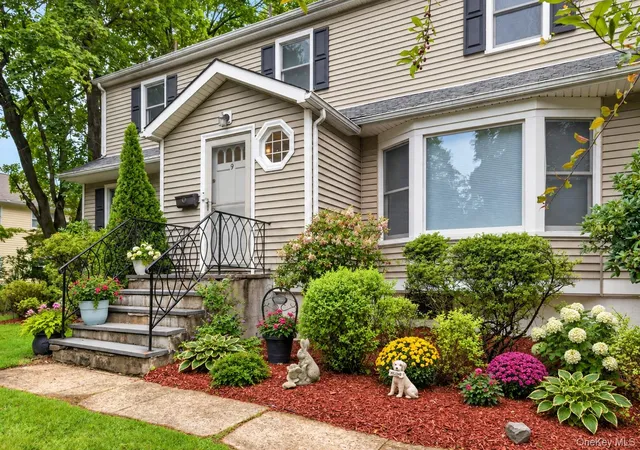 Photo 2 of Single family home for sale at 9 Verne Pl, Greenburgh, NY 10530 | MLS# 1049791 | Listing updated on 2026-09-12