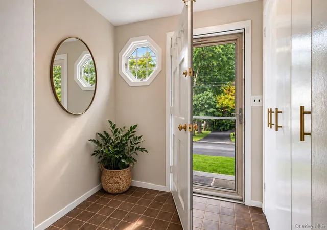 Photo 2 of Single family home for sale at 9 Verne Pl, Greenburgh, NY 10530 | MLS# 1049791 | Listing updated on 2026-09-12