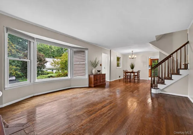 Photo 4 of Single family home for sale at 9 Verne Pl, Greenburgh, NY 10530 | MLS# 1049791 | Listing updated on 2026-09-12