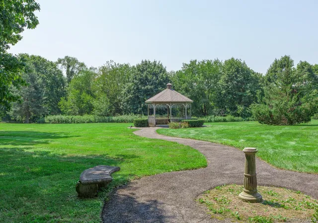 Photo 23 of Sale Pending at 403 Cabot Ct E, Smithtown, NY 11780 | MLS# 1049800 | Listing updated on 2026-10-06