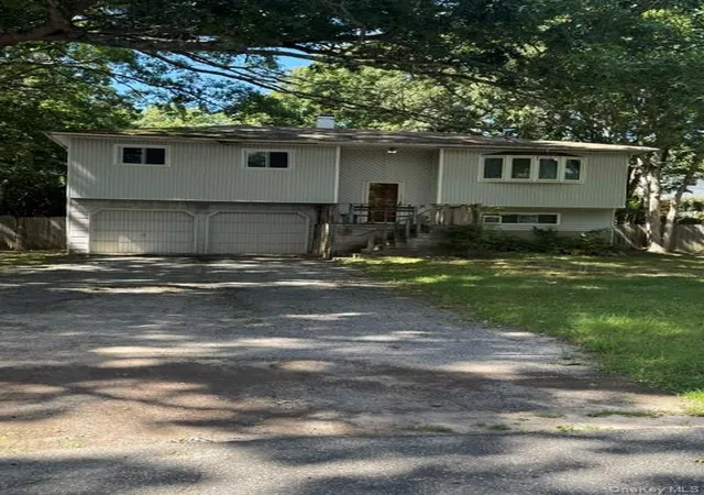 Single family home for sale at 128 Blake Ave, Islip, NY 11716 | MLS# 1049844