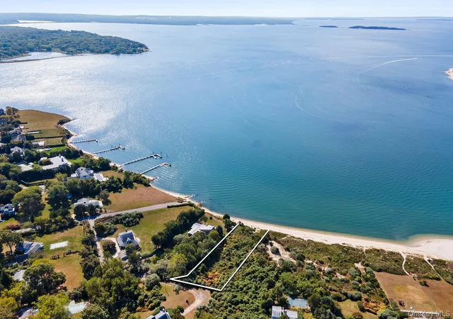 Photo 3 of Sale Pending at 14b Heron Ln, Shelter Island, NY 11964 | MLS# 1049849 | Listing updated on 2026-10-07