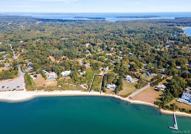 Photo 4 of Sale Pending at 14b Heron Ln, Shelter Island, NY 11964 | MLS# 1049849 | Listing updated on 2026-10-07