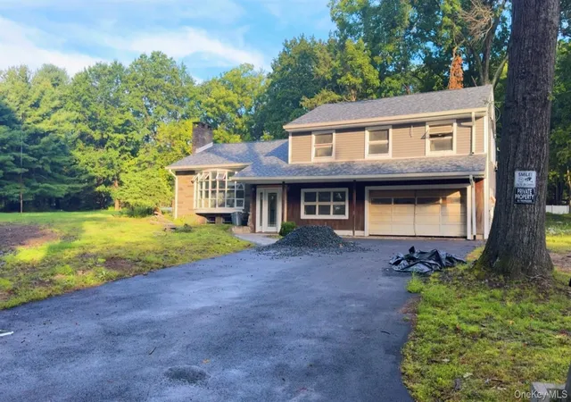 Photo 2 of Single family home for sale at 44 50 Ingalls St, Middletown, NY 10940 | MLS# 1049857 | Listing updated on 2026-09-12