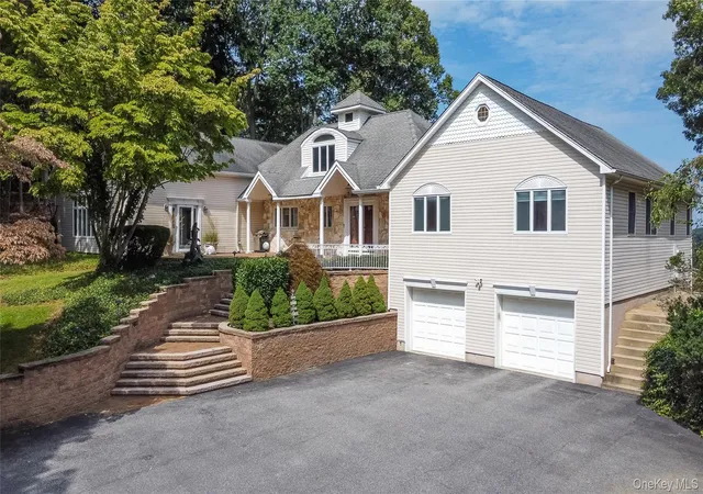 Photo 1 of Single family home for sale at 2 Centershore Rd S, Huntington, NY 11721 | MLS# 1049872 | Listing updated on 2026-09-12