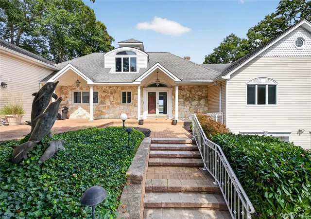 Photo 2 of Single family home for sale at 2 Centershore Rd S, Huntington, NY 11721 | MLS# 1049872 | Listing updated on 2026-09-12