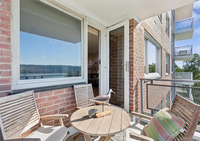 Listing Photo 3 - Condo for sale in building located at 2621 Palisade Ave, New York, NY 10463 - Unit #1C