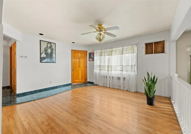 Photo 3 of Single family home for sale at 947 N Park Ave, Oyster Bay, NY 11758 | MLS# 1049909 | Listing updated on 2026-10-03