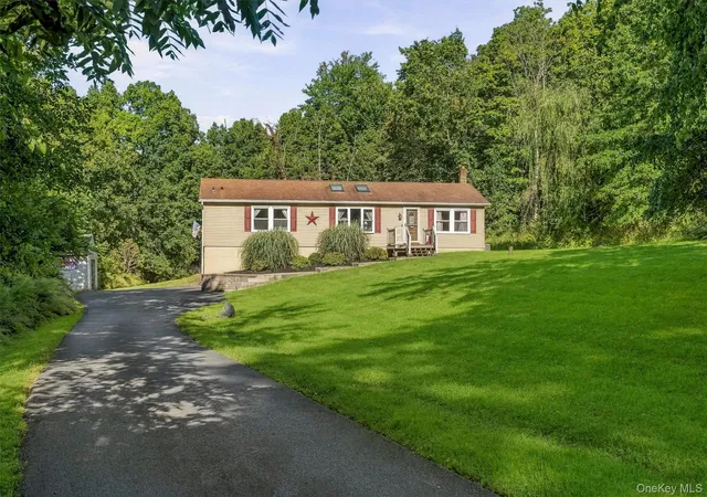 Photo 3 of Single family home for sale at 97 Heselton Dr, Wawayanda, NY 10973 | MLS# 1049918 | Listing updated on 2026-09-26