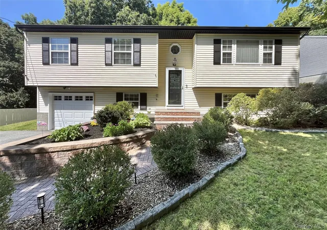 Photo 1 of Single family home for sale at 51 Prospect St, Monroe, NY 10950 | MLS# 1049931 | Listing updated on 2026-10-04