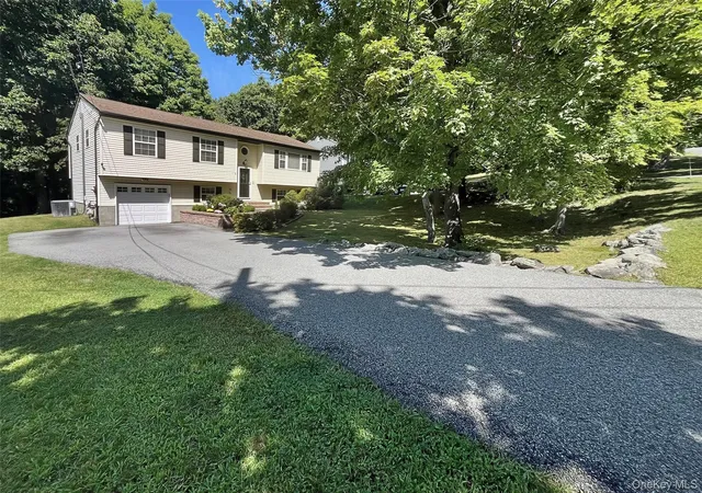 Photo 2 of Single family home for sale at 51 Prospect St, Monroe, NY 10950 | MLS# 1049931 | Listing updated on 2026-10-04