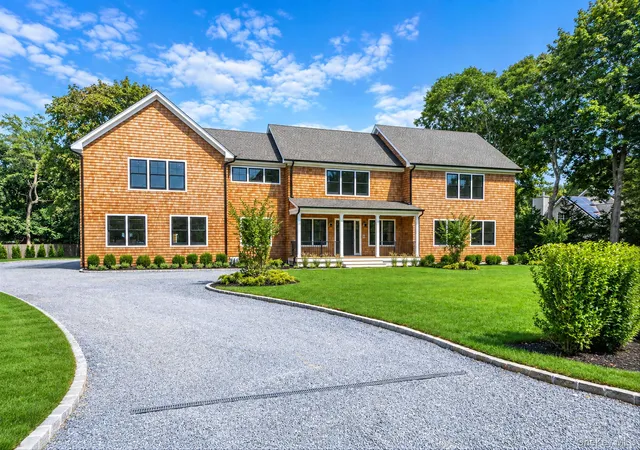 Photo 1 of Single family home for sale at 3 Vail Ave, Southampton, NY 11942 | MLS# 1049938 | Listing updated on 2026-09-12