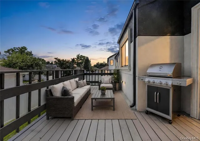 Photo 2 of Single family home for sale at 274 Central Park Rd, Oyster Bay, NY 11803 | MLS# 1049939 | Listing updated on 2026-10-04