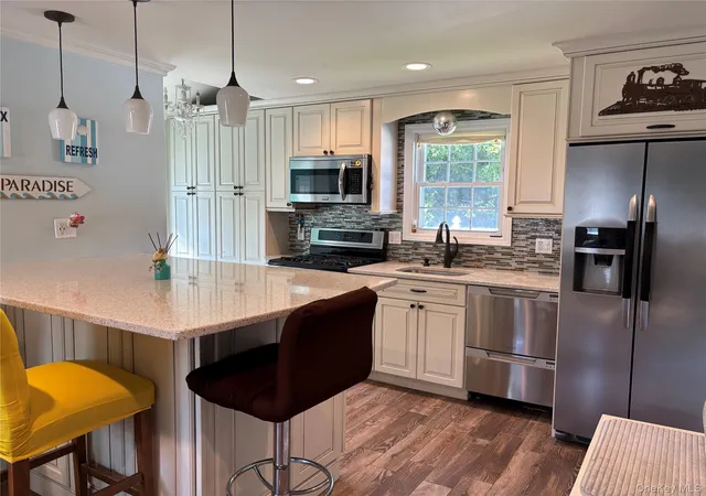 Photo 3 of Single family home for sale at 197 S 7th Street, Babylon, NY 11757 | MLS# 1049941 | Listing updated on 2026-09-29