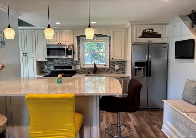 Photo 3 of Single family home for sale at 197 S 7th Street, Babylon, NY 11757 | MLS# 1049941 | Listing updated on 2026-09-29