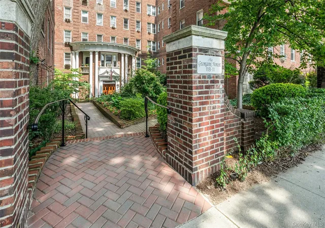 Condo for sale at 118-11 84 Avenue #406, New York, NY 11415 | MLS# 1049942