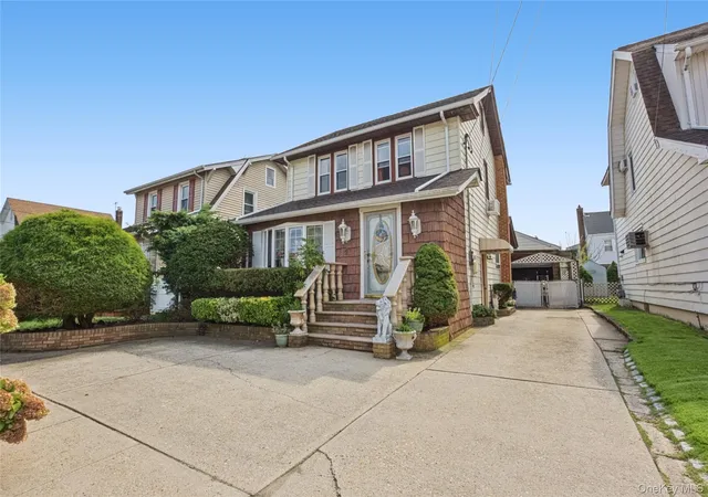 Photo 2 of Single family home for sale at 26 E Oxford St, Hempstead, NY 11580 | MLS# 1049946 | Listing updated on 2026-09-20