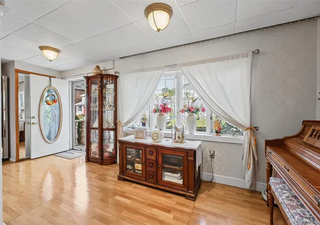 Photo 4 of Single family home for sale at 26 E Oxford St, Hempstead, NY 11580 | MLS# 1049946 | Listing updated on 2026-09-20