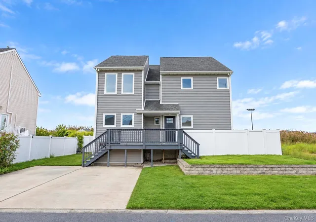 Photo 2 of Single family home for sale at 891 S Bay St, Babylon, NY 11757 | MLS# 1049947 | Listing updated on 2026-09-20