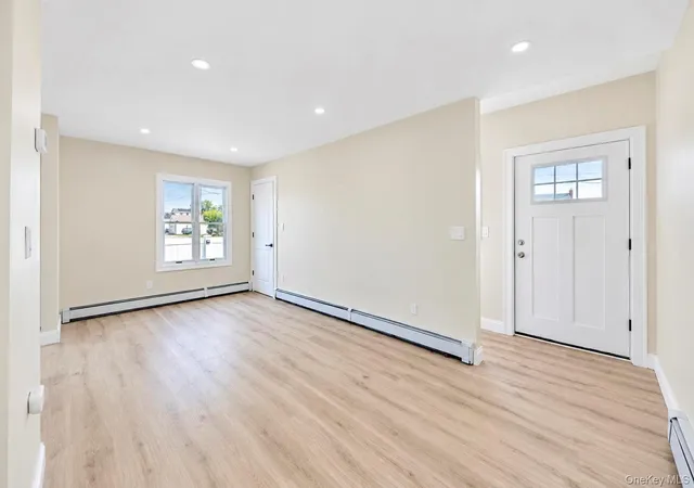Photo 3 of Single family home for sale at 891 S Bay St, Babylon, NY 11757 | MLS# 1049947 | Listing updated on 2026-09-20