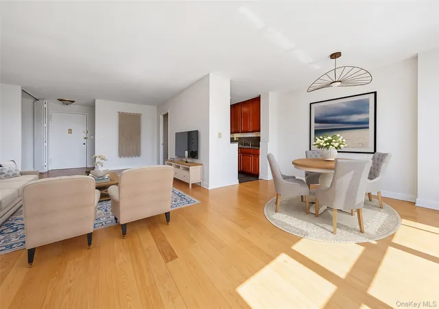 Photo 2 of House for sale at 555 Kappock St #25T, New York, NY 10463 | MLS# 1049948 | Listing updated on 2026-09-20