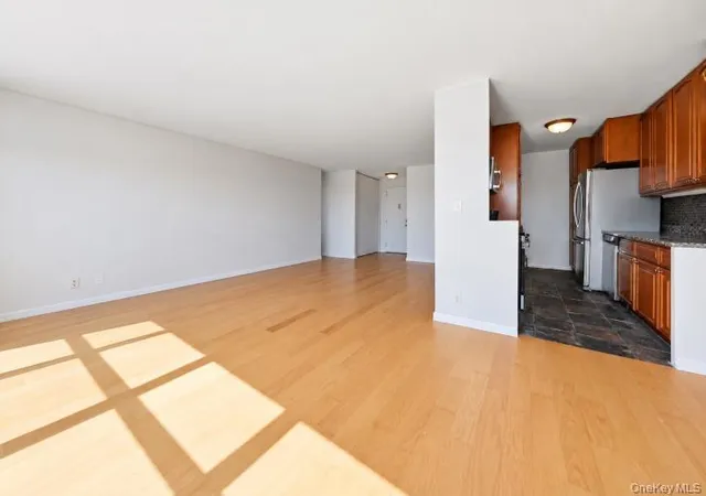 Photo 4 of House for sale at 555 Kappock St #25T, New York, NY 10463 | MLS# 1049948 | Listing updated on 2026-09-20