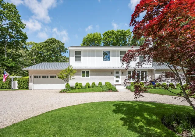 Photo 3 of Single family home for sale at 48 Beechwood Dr, Southampton, NY 11968 | MLS# 1049950 | Listing updated on 2026-10-03