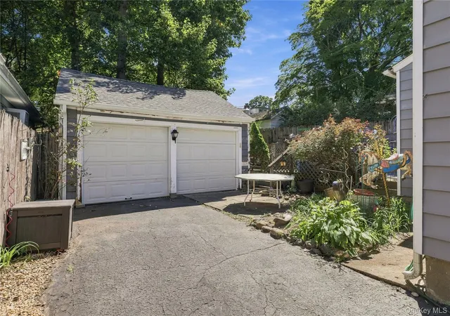 Photo 3 of Single family home for sale at 245 Buchanan St, Huntington, NY 11721 | MLS# 1049953 | Listing updated on 2026-10-01