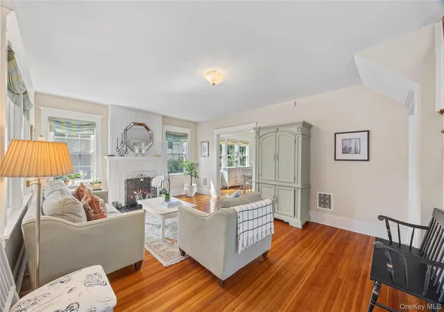 Photo 4 of Single family home for sale at 33 Cassilis Ave, Yonkers, NY 10708 | MLS# 1049955 | Listing updated on 2026-09-18