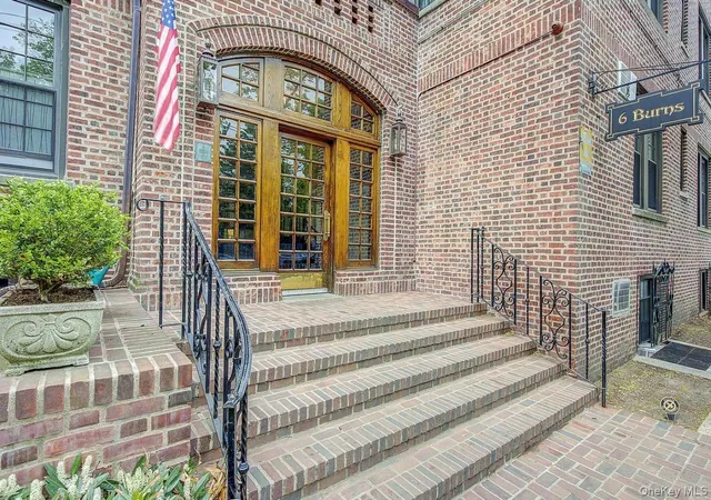 Photo 4 of House for sale at 6 Burns St #120, New York, NY 11375 | MLS# 1049957 | Listing updated on 2026-09-18