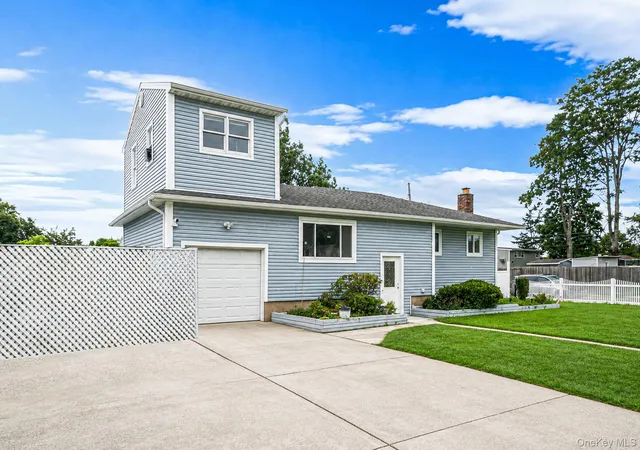 Photo 2 of Single family home for sale at 152 Alkier St, Islip, NY 11717 | MLS# 1049960 | Listing updated on 2026-09-20