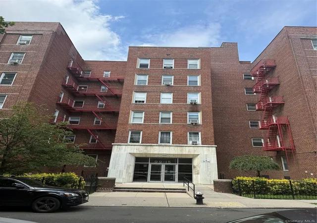 Condo for sale at 9915 66th Avenue #4J, New York, NY 11374 | MLS# 1049974