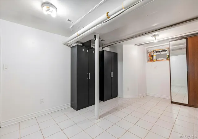 Photo 3 of House for sale at 90-22 179th Street, New York, NY 11432 | MLS# 1049977 | Listing updated on 2026-09-29