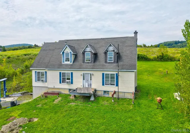 Photo 2 of Single family home for sale at 70 Mulberry Ln, Marlboro, NY 12547 | MLS# 1049979 | Listing updated on 2026-09-18