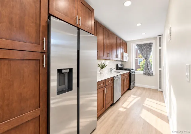 Photo 3 of Condo for sale at 811 Bronx River Rd #3H, Yonkers, NY 10708 | MLS# 1049980 | Listing updated on 2026-09-30