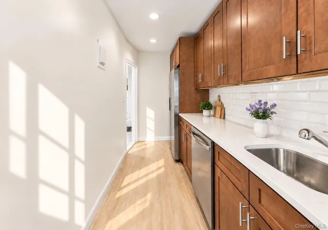 Listing Photo 5 - Condo for sale in building located at 811 Bronx River Rd, Yonkers, NY 10701 - Unit #3H