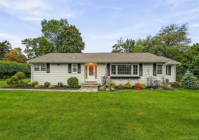 Photo 2 of Single family home for sale at 4 Pheasant Dr, Clarkstown, NY 10994 | MLS# 1049993 | Listing updated on 2026-10-08