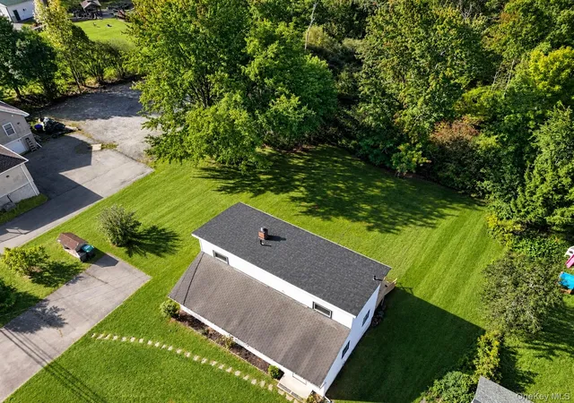 Photo 3 of Sale Pending at 512 Bloomingburg Rd, Wallkill, NY 10940 | MLS# 1049994 | Listing updated on 2026-10-05