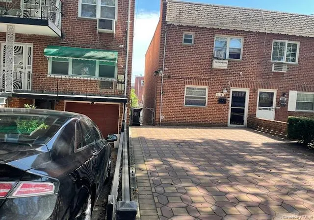 Photo 3 of Single family home for sale at 1155 E 81st Street, New York, NY 11236 | MLS# 1049998 | Listing updated on 2026-10-05