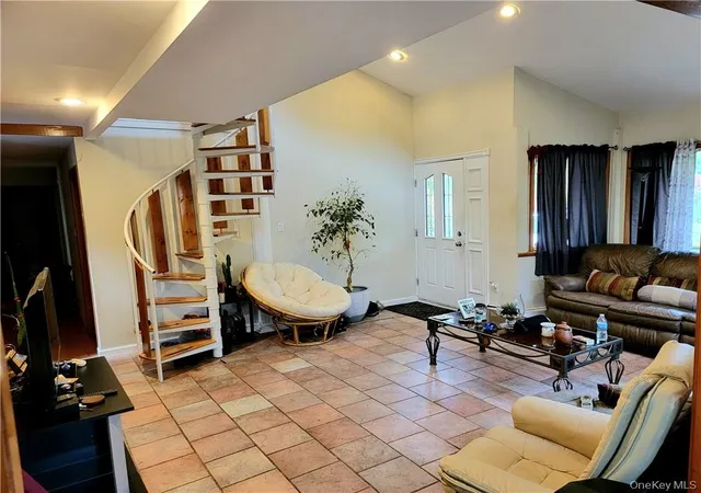 Photo 4 of Single family home for sale at 3255 Chelsey St, Yorktown, NY 10547 | MLS# 1050002 | Listing updated on 2026-09-14